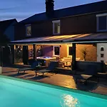 Villa Jacuzzi, Piscine Chauffee, Station De Recharge Pour Vehicule Electrique, Maison De Maitre Normande Du 19eme Siecle A 25' De Deauville, Classee Meuble De Tourisme 5 Etoiles