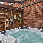 Jacuzzi, Piscine Chauffee, Station De Recharge Pour Vehicule Electrique, Maison De Maitre Normande Du 19eme Siecle A 25' De Deauville, Classee Meuble De Tourisme 5 Etoiles *