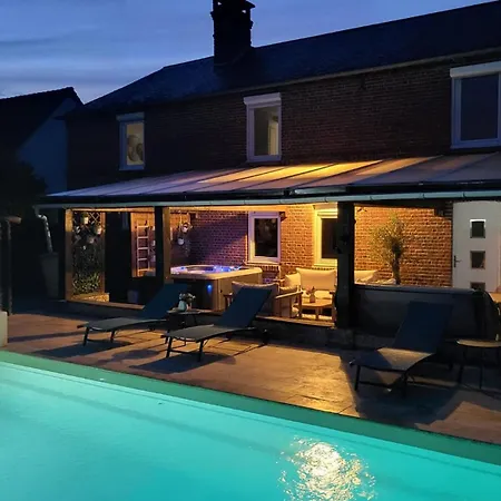 Villa Jacuzzi, Piscine, Station De Recharge Pour Véhicule électrique, Maison Normande Du 19ème Siècle à 25' De Deauville, Classée Meublé De Tourisme 5 étoiles