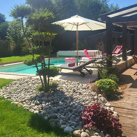 Villa Jacuzzi, Piscine, Station De Recharge Pour Véhicule électrique, Maison Normande Du 19ème Siècle à 25' De Deauville, Classée Meublé De Tourisme 5 étoiles