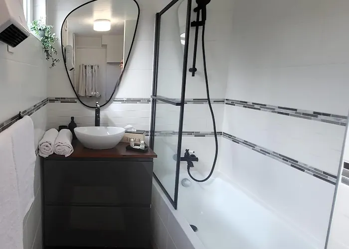 Jacuzzi, Piscine Chauffee, Station De Recharge Pour Vehicule Electrique, Maison De Maitre Normande Du 19eme Siecle A 25' De Deauville, Classee Meuble De Tourisme 5 Etoiles